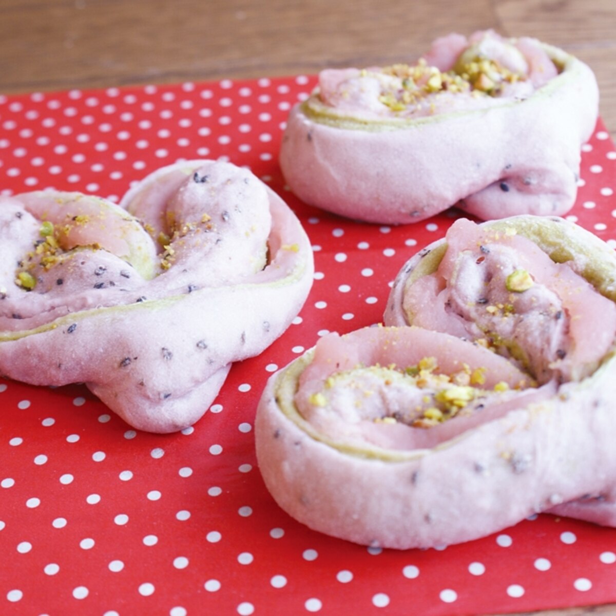 ピンク色にドキドキ あまおうハートブレッド レシピ 作り方 By 楽天出店店舗 茜丸本舗 楽天レシピ ピンク色にドキドキ あまおうハートブレッド レシピ 作り方 By 楽天出店店舗 茜丸本舗 楽天レシピ